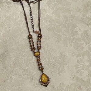 2028 Elegant Yellow and Brown Pendant Necklace